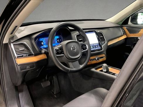 Certified 2024 Volvo XC90 B5 Plus AWD/4WD image 17