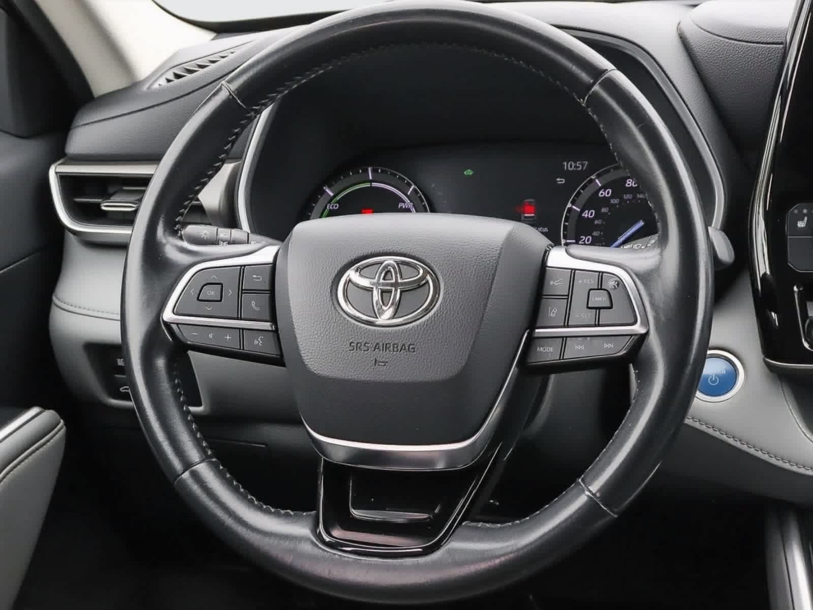 Used 2021 Toyota Highlander XLE AWD/4WD image 21