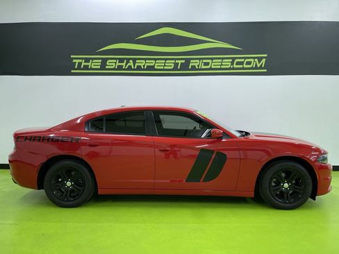 Used 2022 Dodge Charger SXT image 11