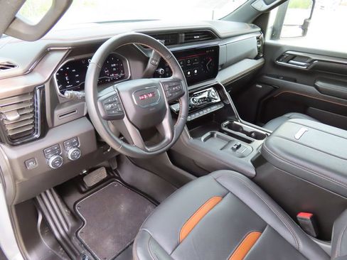 Used 2024 GMC Sierra 2500 AT4 w/ AT4 Preferred Package AWD/4WD image 24