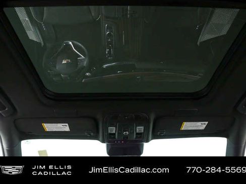 Used 2024 Cadillac Escalade Premium Luxury w/ Performance Package AWD/4WD image 19