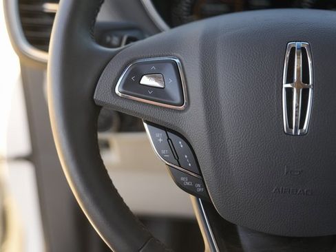 Used 2018 Lincoln MKX Reserve w/ Driver Assistance Package image 23