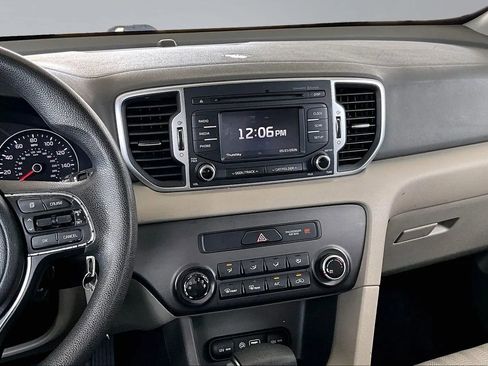 Used 2017 Kia Sportage LX AWD/4WD image 9