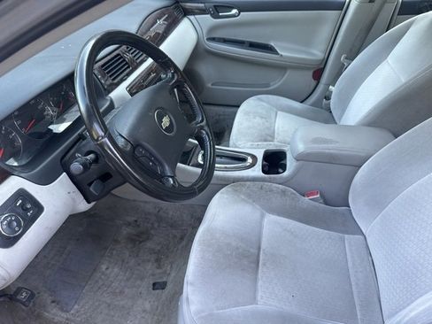 Used 2013 Chevrolet Impala LT w/ LT Sunroof Package image 10