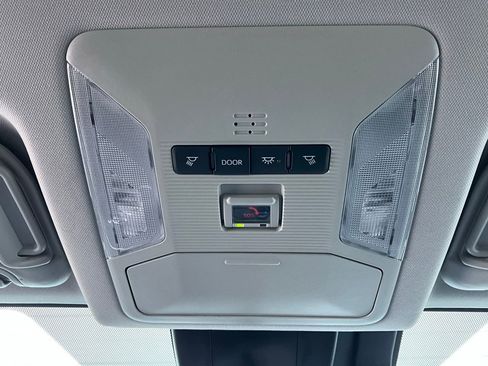 Used 2025 Toyota RAV4 XLE image 17