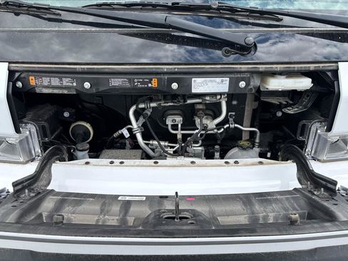 Used 2024 Chevrolet Brightdrop 400 w/ Commercial Equipment Package AWD/4WD image 36