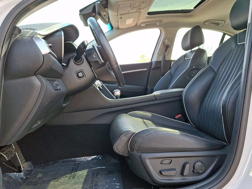 Used 2021 Genesis G70 3.3T AWD/4WD image 13