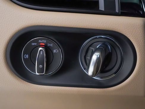 Certified 2026 Porsche Macan S AWD/4WD image 25