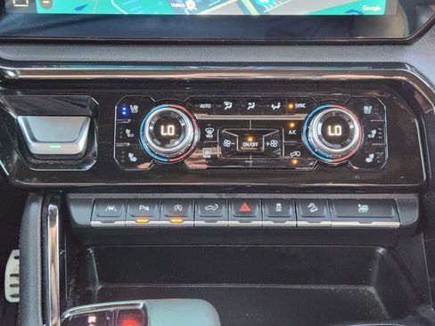 Used 2022 GMC Sierra 1500 AT4 w/ AT4 Premium Package image 21