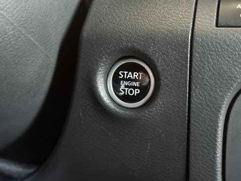 Used 2025 Nissan Frontier PRO-4X AWD/4WD image 33