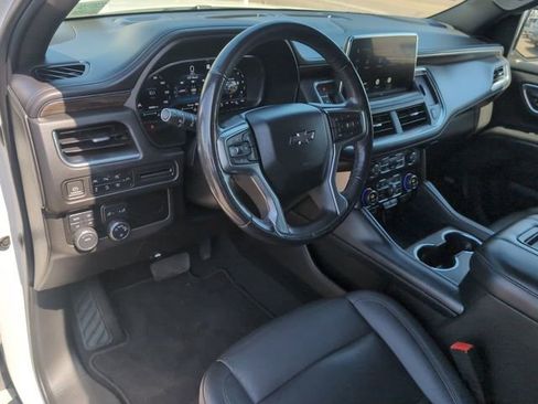 Certified 2022 Chevrolet Suburban Z71 w/ Luxury Package AWD/4WD image 10