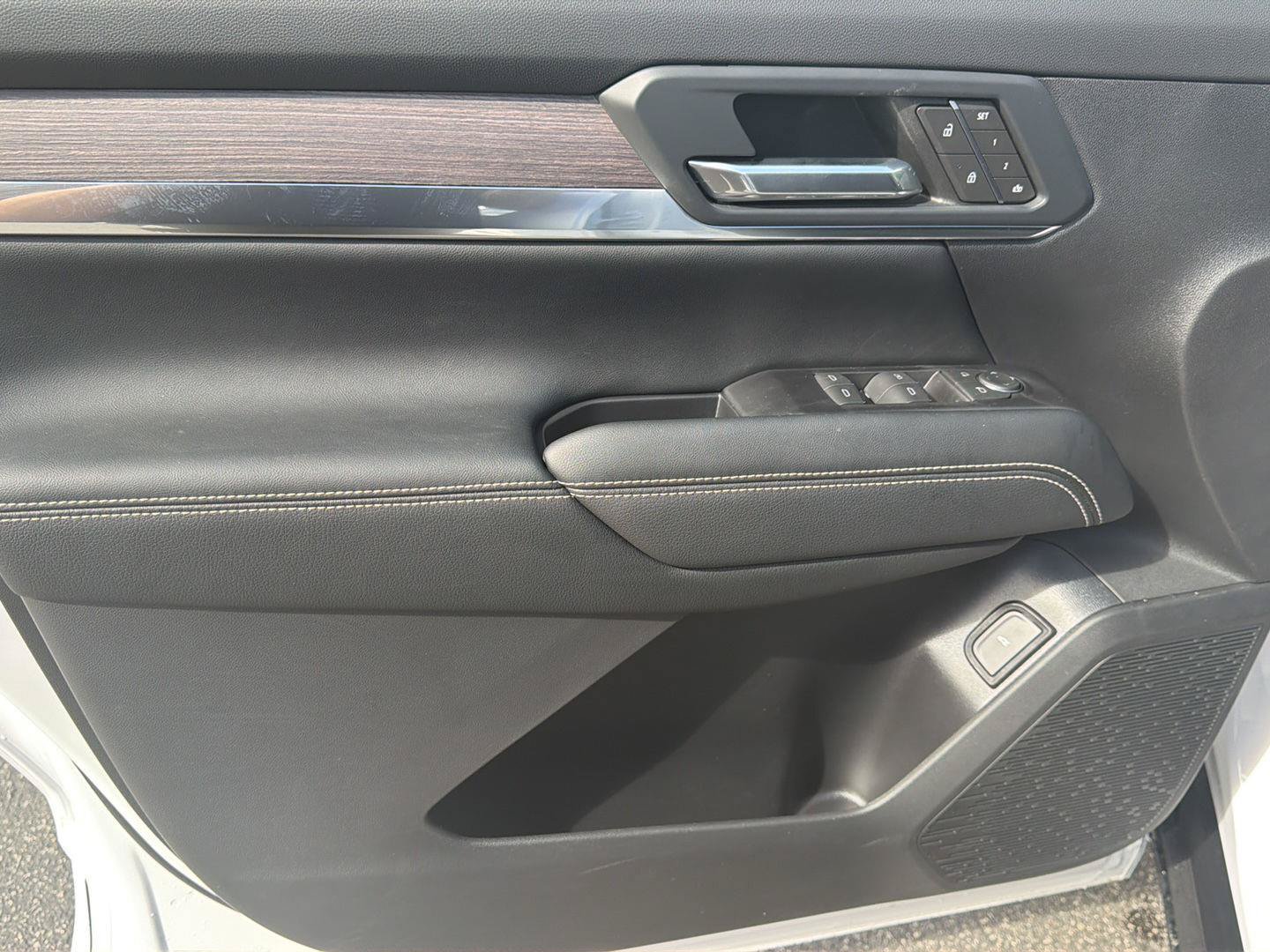 New 2027 GMC Terrain Denali w/ LPO, Floor Liner Package AWD/4WD image 10