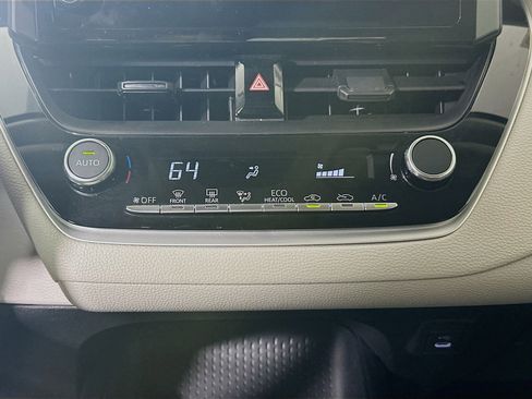 Used 2025 Toyota Corolla LE image 22