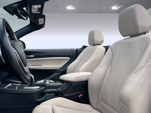 Used 2018 BMW 230i Convertible image 20