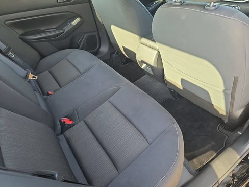 Used 2024 Nissan Altima 2.5 SV FWD image 11