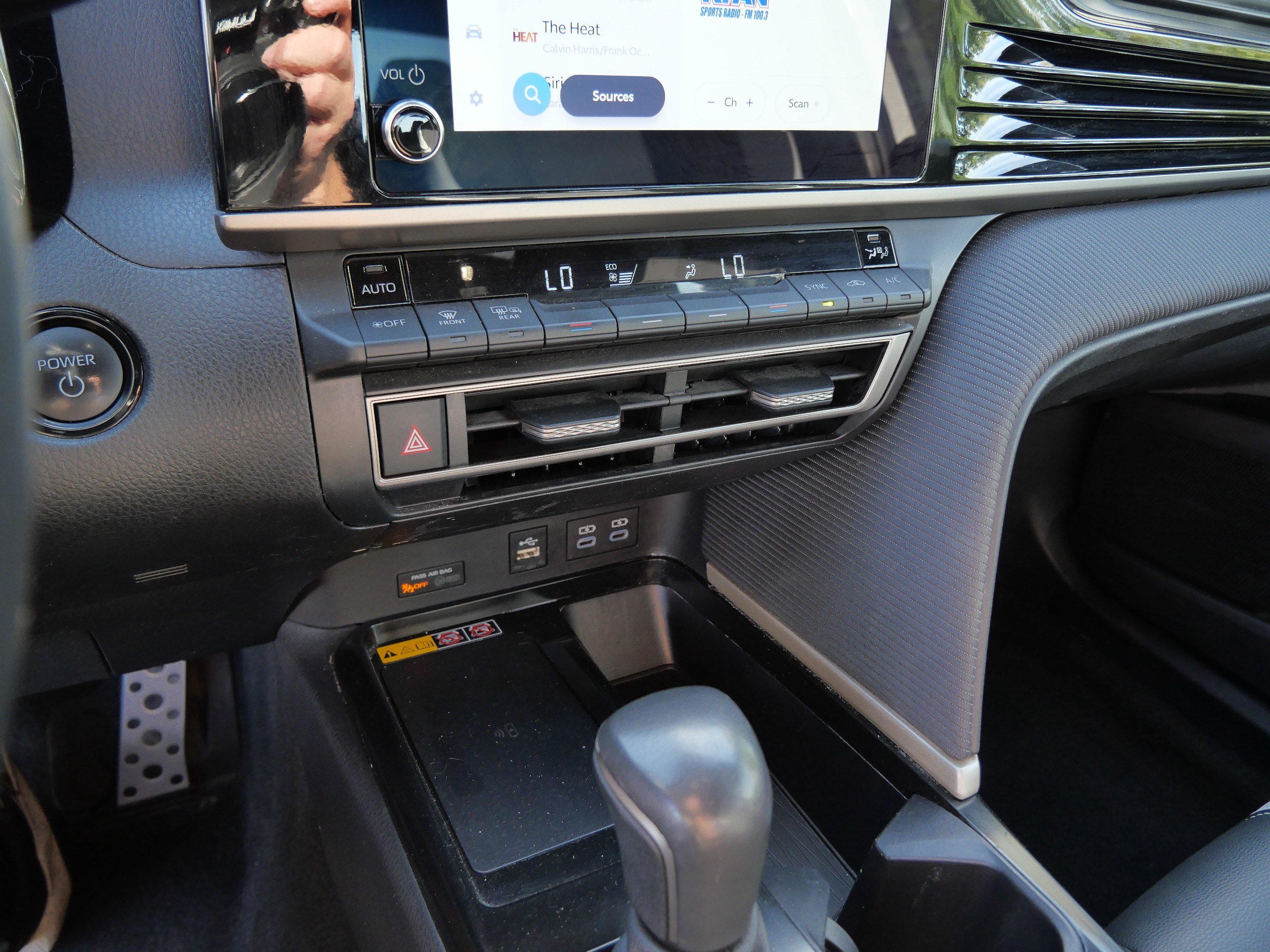 Certified 2025 Toyota Camry SE FWD image 24