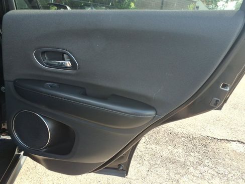 Used 2021 Honda HR-V EX image 16