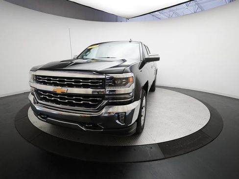 Used 2018 Chevrolet Silverado 1500 LTZ w/ Sport Package AWD/4WD image 12