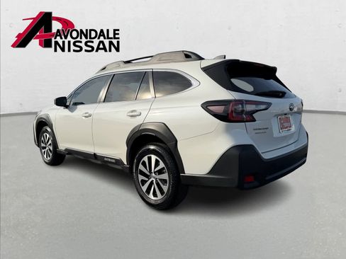 Used 2023 Subaru Outback Premium image 4