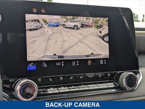 Used 2024 Chevrolet Colorado ZR2 w/ ZR2 Bison Edition AWD/4WD image 17