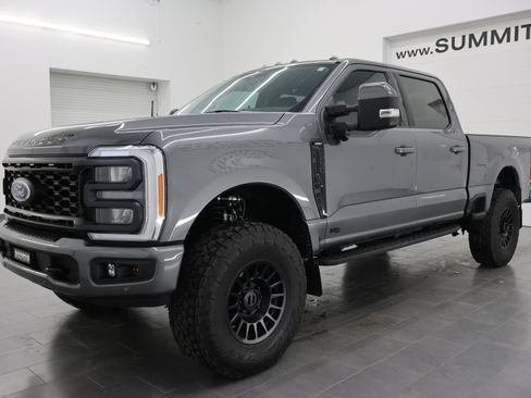 Used 2023 Ford F250 Lariat w/ Lariat Ultimate Package AWD/4WD image 7