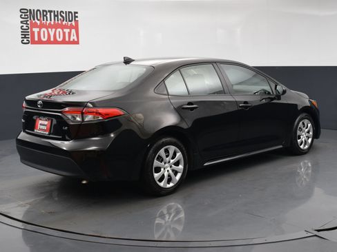 Used 2024 Toyota Corolla LE FWD image 4