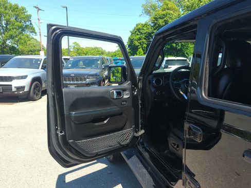Used 2024 Jeep Wrangler High Altitude AWD/4WD image 11