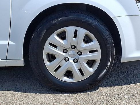Used 2019 Dodge Grand Caravan SE FWD image 8