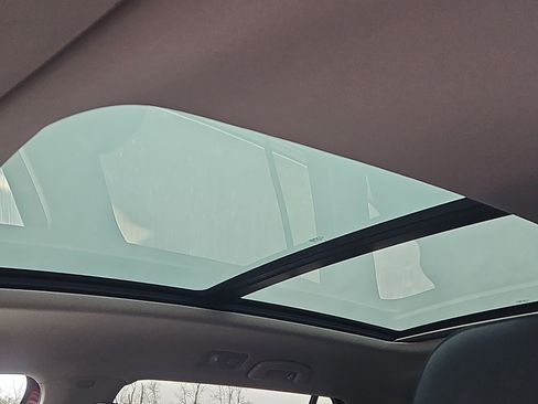 Used 2018 Volkswagen Atlas SEL Premium image 8