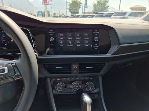 Used 2021 Volkswagen Jetta SEL Premium FWD image 26