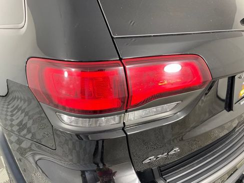 Used 2019 Jeep Grand Cherokee Trailhawk w/ Trailhawk Luxury Group AWD/4WD image 16