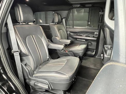 Used 2024 Ford Expedition Platinum AWD/4WD image 18