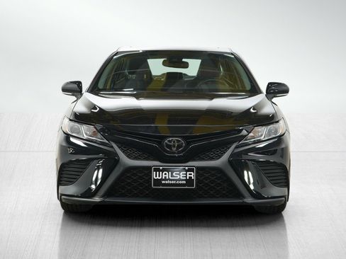 Used 2019 Toyota Camry SE w/ Convenience Package FWD image 8