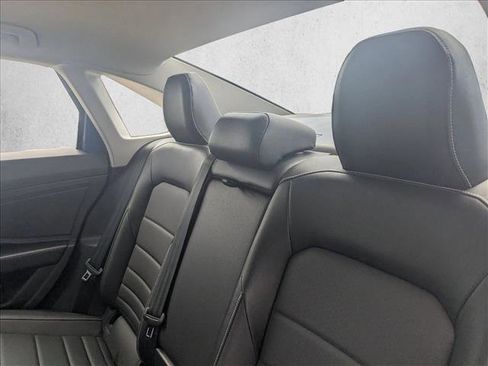Used 2024 Volkswagen Jetta SE FWD image 16