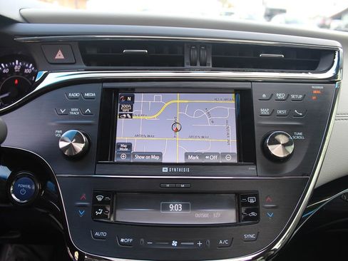 Used 2013 Toyota Avalon Limited image 26