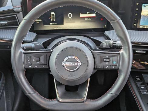 Used 2025 Nissan Kicks SR w/ SR Premium Package FWD image 11