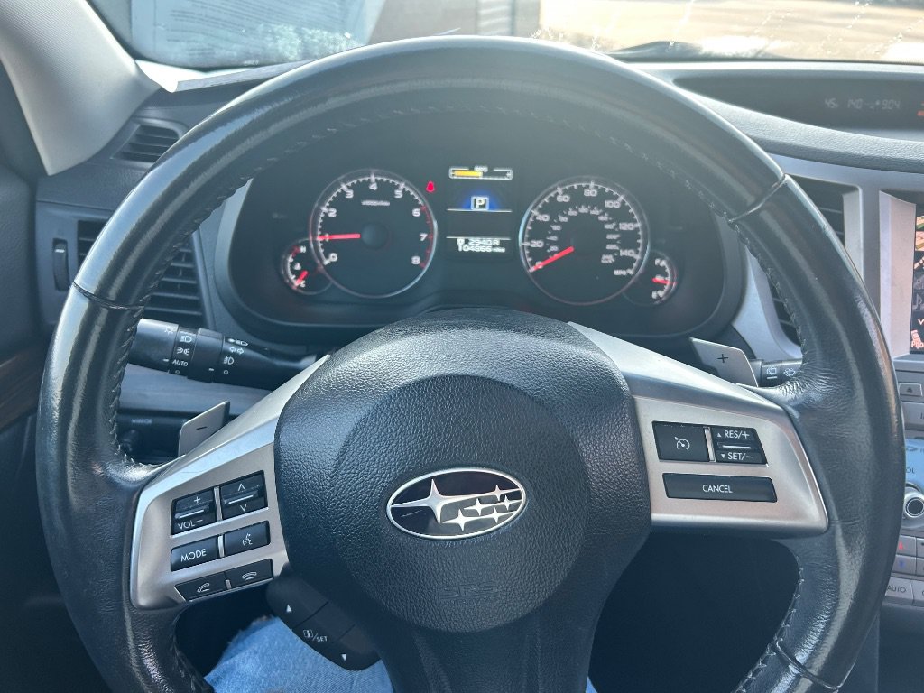 Used 2013 Subaru Outback 2.5i Limited AWD/4WD image 12