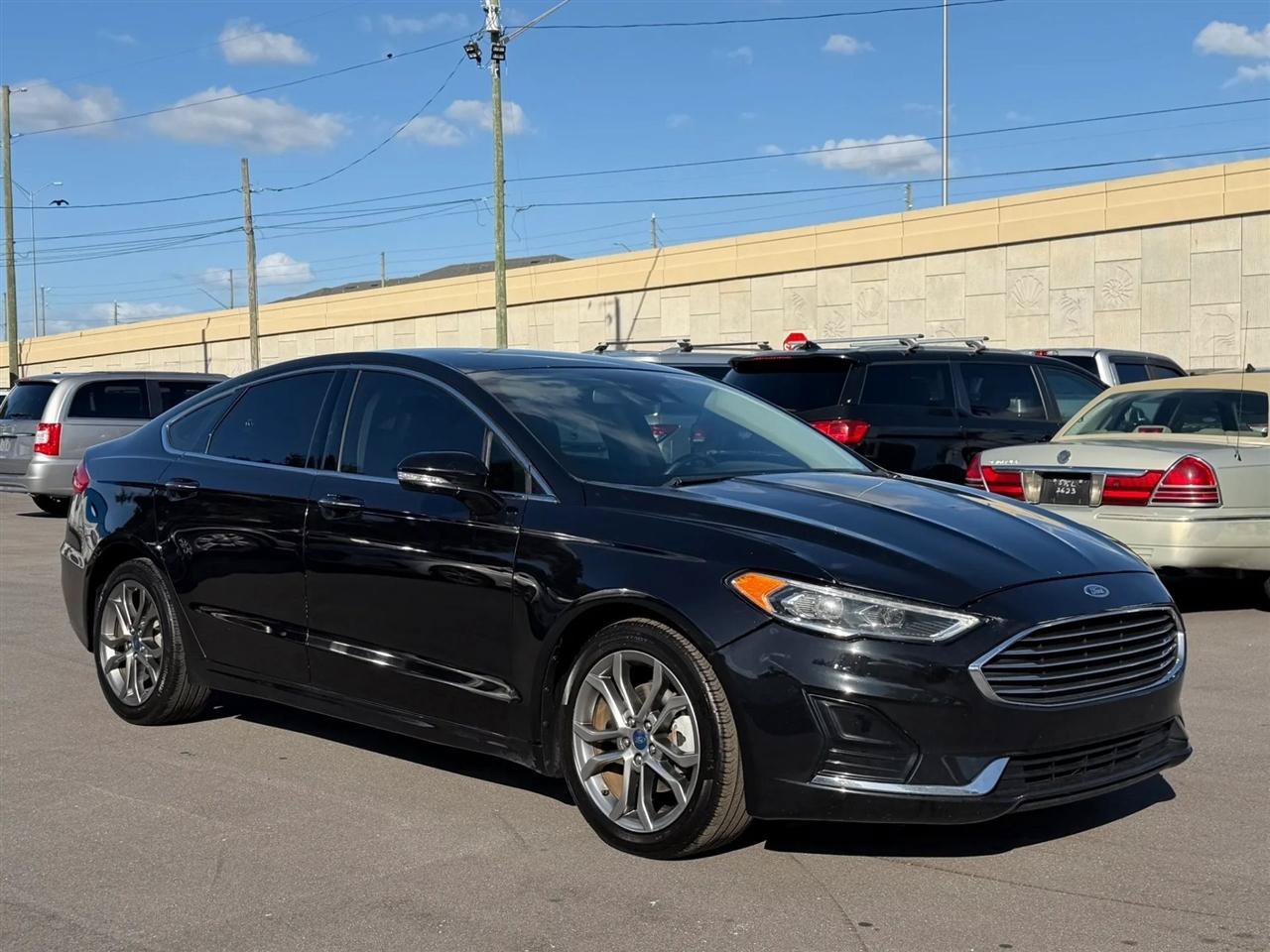 Used 2019 Ford Fusion SEL FWD image 5