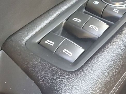 Used 2025 Cadillac XT5 Premium Luxury image 35