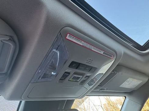 Used 2023 Toyota RAV4 XLE Premium image 27