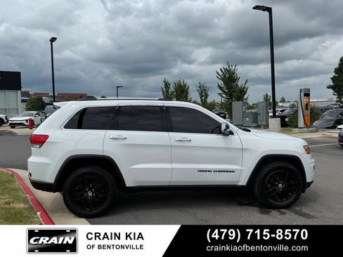 Used 2018 Jeep Grand Cherokee Limited AWD/4WD image 8