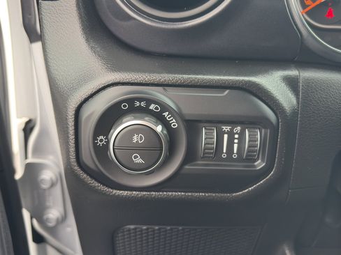 Certified 2022 Jeep Gladiator Sport image 15