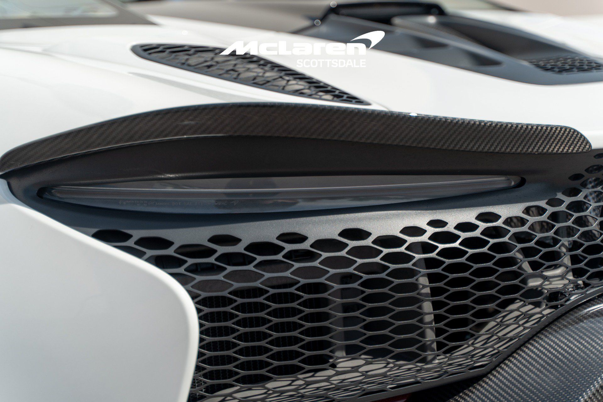 Used 2025 McLaren Artura Spider RWD image 28
