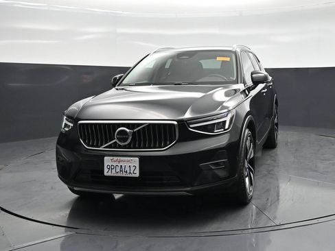 Used 2025 Volvo XC40 B5 Plus AWD/4WD image 54