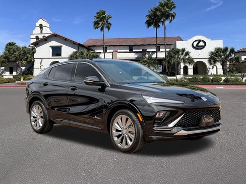 Used 2025 Buick Envista Avenir FWD image 1