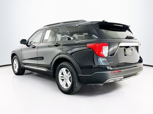 Used 2020 Ford Explorer XLT w/ Equipment Group 202A image 5