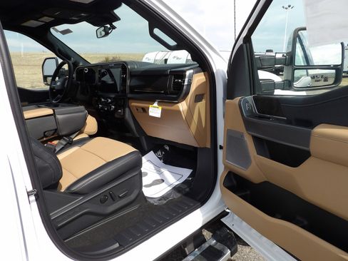 New 2025 Ford F250 Lariat w/ Chrome Package image 14