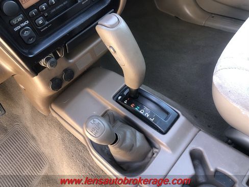 Used 2004 Toyota Tacoma 4x4 Xtracab V6 image 15