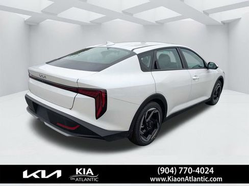 New 2025 Kia K4 EX FWD image 3
