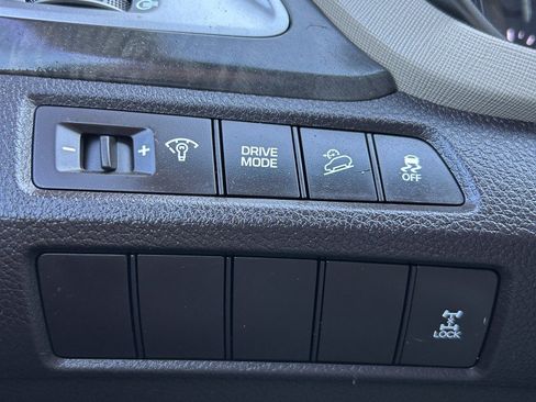 Used 2017 Hyundai Santa Fe Sport AWD/4WD image 17